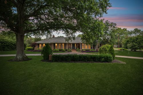805 Quail Valley Dr, Brentwood, TN, 37027-5820 | Card Image