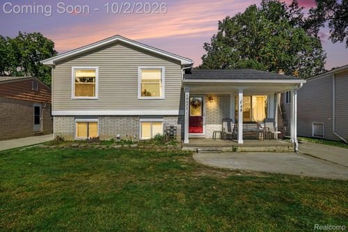 24055 Manila St, Clinton Twp, MI, 48035-3846 | Card Image