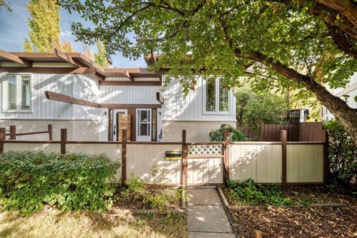 15 Arlington Bay Se, Calgary, AB, T2H2B2 | Card Image