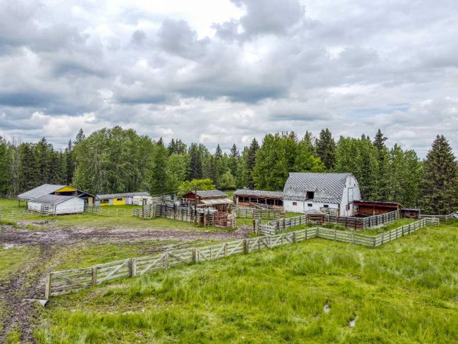 30-5139 27 Highway, Home with 5 bedrooms, 3 bathrooms and 4 parking in Rural Mountain View County AB | Image 44