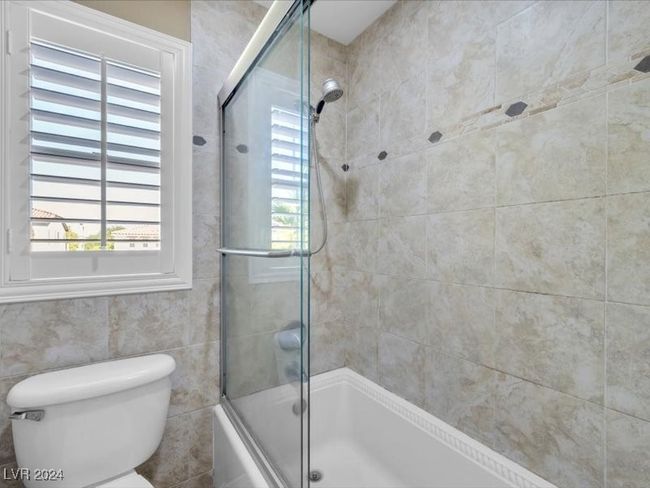 Downstairs Bathroom | Image 32