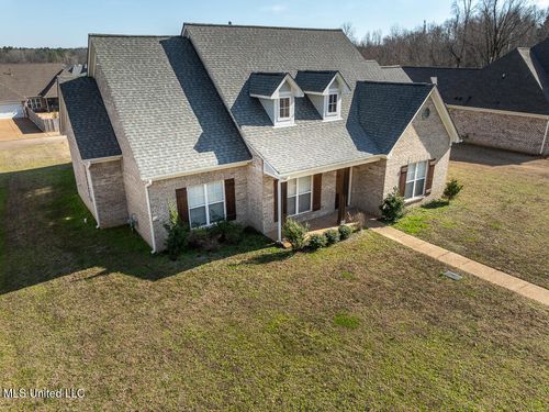 2024 Laughter Rd, Nesbit, MS, 38651-8811 | Card Image