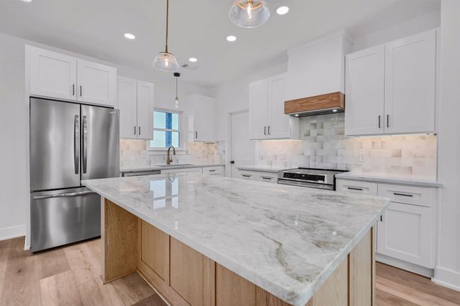 1220 Cr 4045, House other with 4 bedrooms, 2 bathrooms and null parking in Savoy TX | Image 9