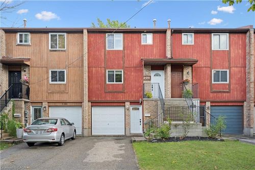 2-255 Camelot Crt, Waterloo, ON, N2K3G1 | Card Image