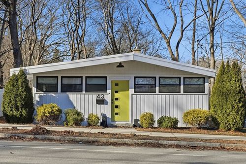 43 Sparhawk St, Amesbury, MA, 01913-3317 | Card Image