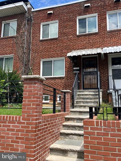 1354 Adams St Ne, WASHINGTON, DC, 20018-3545 | Card Image