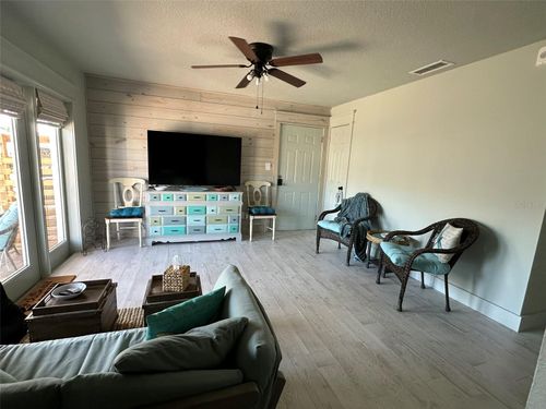 apt-a-5006 Starfish Dr Se, ST PETERSBURG, FL, 33705-4840 | Card Image