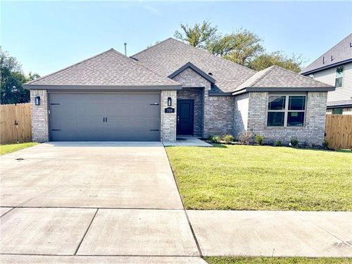 700 W Taylor, Siloam Springs, AR, 72761-3077 | Card Image