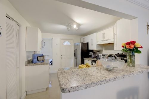 10d-3777 Nw 78th Ave, Hollywood, FL, 33024-8341 | Card Image