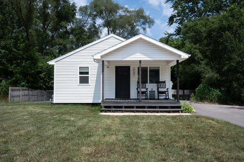 3457 N Blue Creek Rd, Benton Harbor, MI, 49022 | Card Image