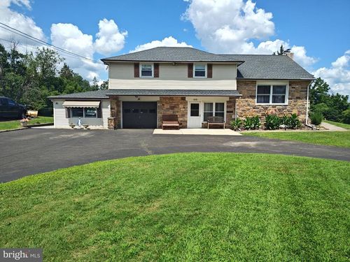 100 Valley Rd, Warminster, PA, 18974-5600 | Card Image