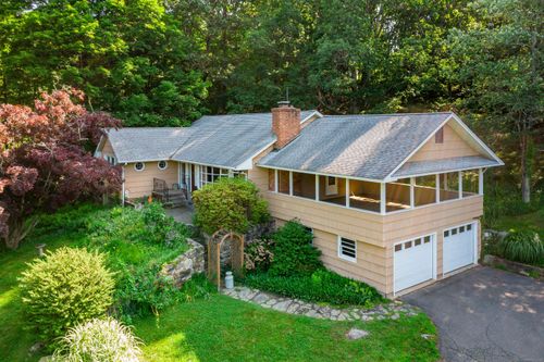 24 Warwick Road, New Fairfield, CT, 06812 | Card Image