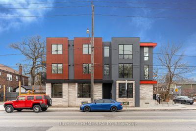 218 Jane St, Home with 5 bedrooms, 4 bathrooms and 2 parking in Toronto ON | Image 2