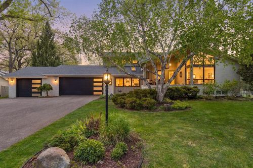 5512 Goya Ln, Edina, MN, 55436-2022 | Card Image