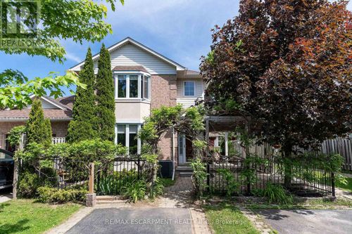 41 Valridge Drive, Hamilton (Ancaster), ON, L9G4Y7 | Card Image