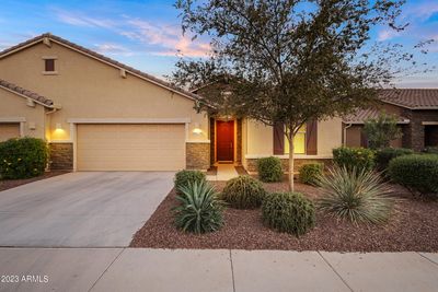 41643 W Caliente Drive, Home with 2 bedrooms, 3 bathrooms and null parking in Maricopa AZ | Image 1