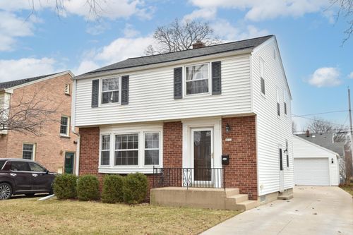 5312 N Bay Ridge Ave, Whitefish Bay, WI, 53217-5103 | Card Image