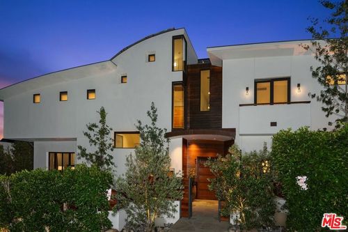 1535 Umeo Rd, Pacific Palisades, CA, 90272-2749 | Card Image