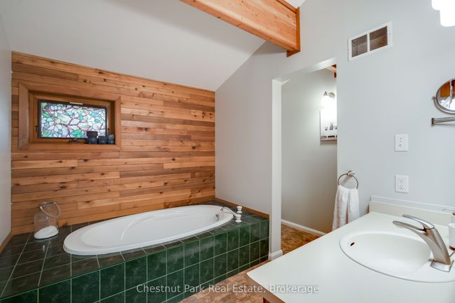 1033 Point Ideal Rd, House other with 4 bedrooms, 3 bathrooms and 8 parking in Dwight ON | Image 24