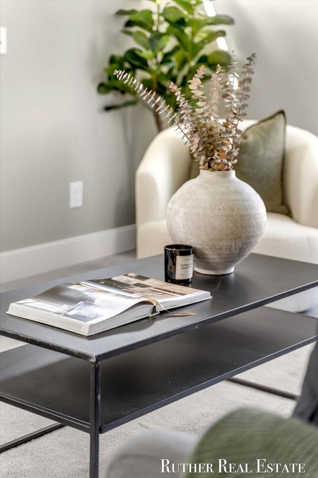 Living Room | Image 7