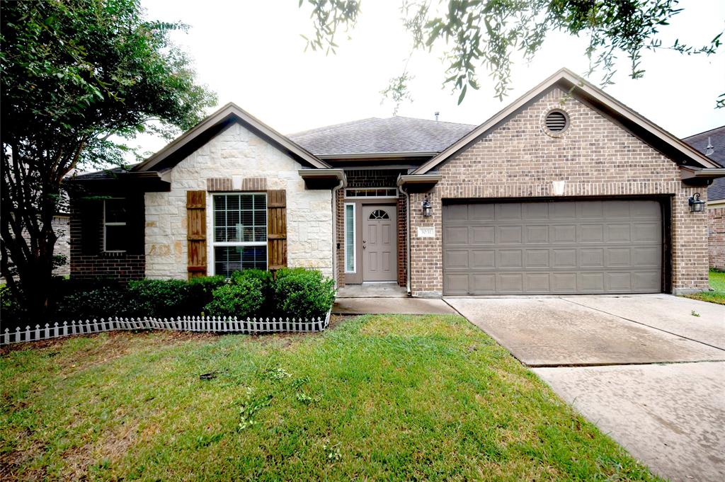 Fern Brook Ln, Rosenberg, TX 77471