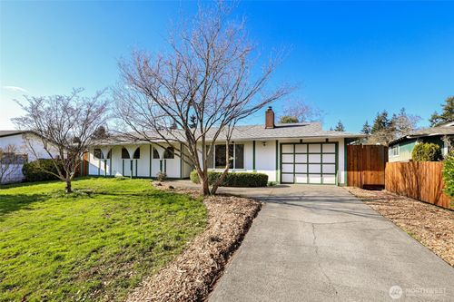 8504 Quinault Dr Ne, Olympia, WA, 98516-5824 | Card Image