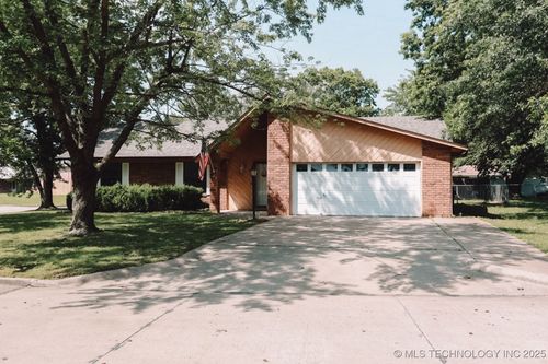 101 Honeysuckle Ln, Pryor, OK, 74361-7420 | Card Image