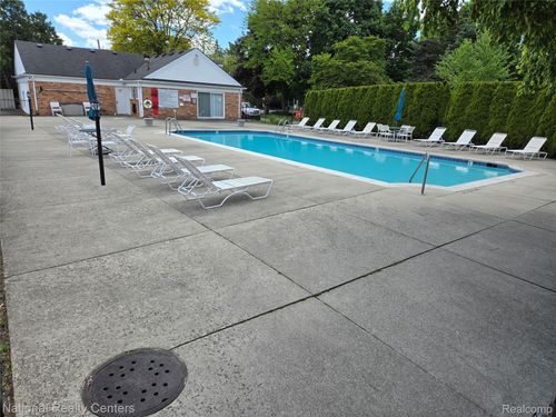 apt-c-450 Billingsgate Ct, Bloomfield Hills, MI, 48301-1607 | Card Image