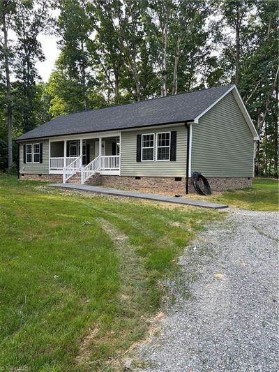 2684 Us Highway 21, House other with 3 bedrooms, 2 bathrooms and null parking in Hamptonville NC | Image 1