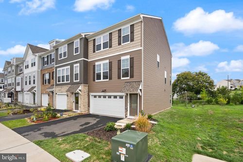 10549 Waterbury Woods Way, MANASSAS, VA, 20112-2460 | Card Image