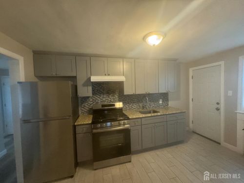 97 Welton St, New Brunswick, NJ, 08901-2532 | Card Image