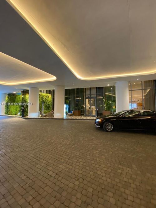 1804-801 S Miami Ave, Miami, FL, 33130-4523 | Card Image