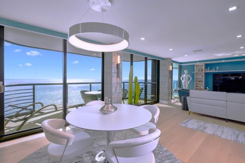 penthouse-f-250 S Ocean Blvd, Boca Raton, FL, 33432-6204 | Card Image