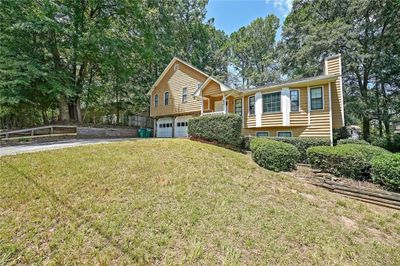 4599 Iroquois Trail, House other with 4 bedrooms, 3 bathrooms and null parking in Duluth GA | Image 2