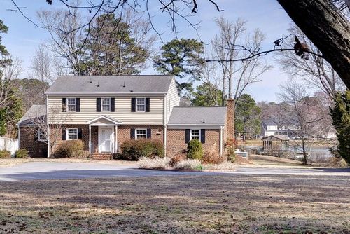 548 Allens Mill Rd, Yorktown, VA, 23692-2240 | Card Image