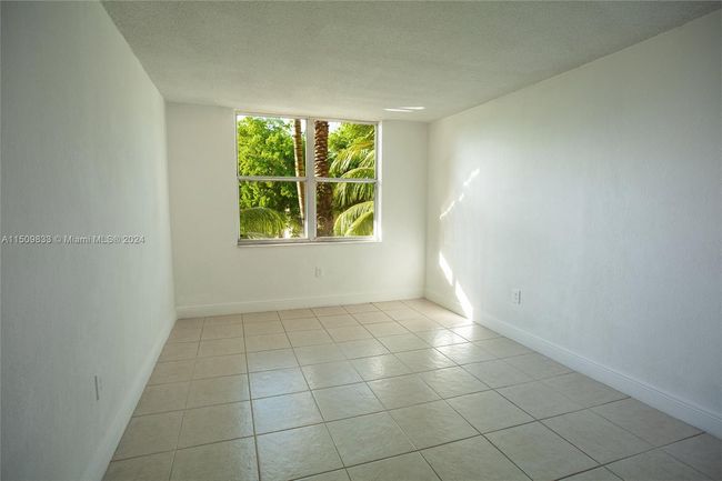 APT-324 - 1800 Sans Souci Blvd, Condo with 1 bedrooms, 2 bathrooms and null parking in North Miami FL | Image 5