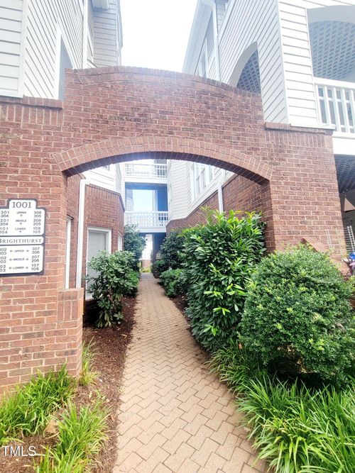 unit-208-1001 Brighthurst Dr, Raleigh, NC, 27605-1280 | Card Image