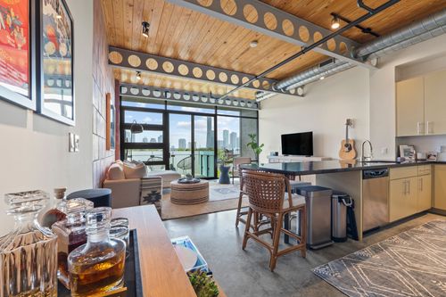 402-1401 Eva St, Austin, TX, 78704-3070 | Card Image