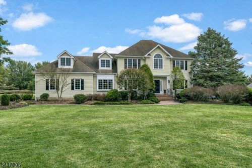 92 Shannon Hill Rd, Basking Ridge, NJ, 07920-2920 | Card Image