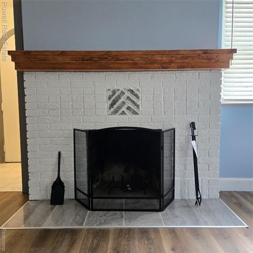 4670 Devonshire Rd, Detroit, MI, 48224-3640 | Card Image