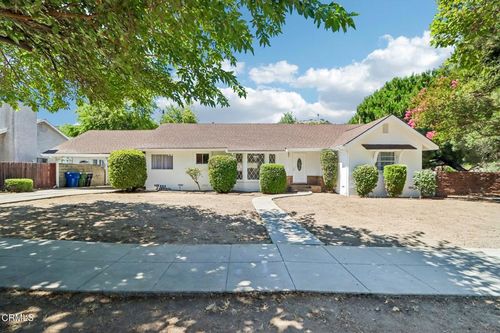 6704 Shadygrove St, Tujunga, CA, 91042-3351 | Card Image