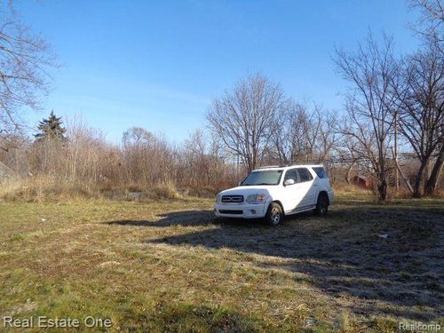 18088 Pelkey St, Detroit, MI, 48205-2712 | Card Image
