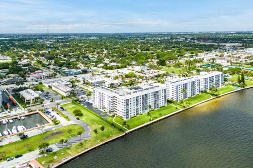 411-301 Lake Shore Dr, Lake Park, FL, 33403-3575 | Card Image