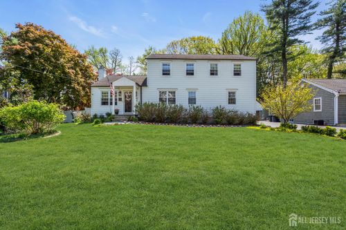 52 Thomas Ave, Shrewsbury, NJ, 07702-4022 | Card Image