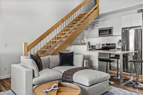 212b-1 Industrial Pl, Canmore, AB, T1W1Y1 | Card Image