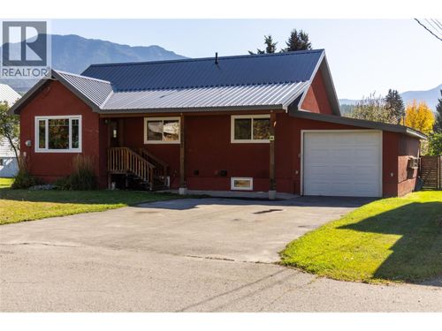 862 11 Ave, Fernie, BC, V0B1M1 | Card Image