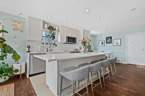 305-2110 Cornwall Ave, Vancouver, BC, V6K1B4 | Card Image