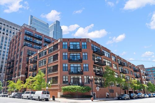 605-333 W Hubbard St, Chicago, IL, 60654-4971 | Card Image