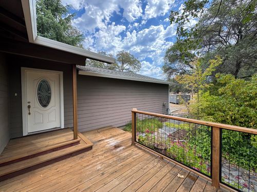 1063 Skyline Dr, Auburn, CA, 95602-9096 | Card Image