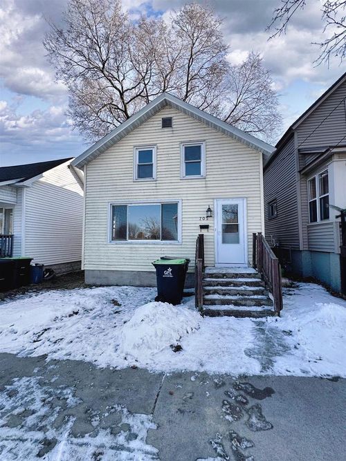 705 11th Avenue, Menominee, MI, 49858 | Card Image